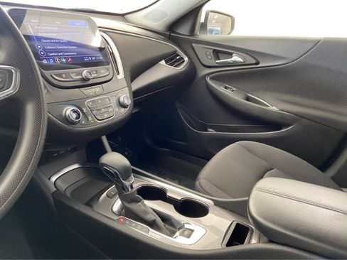 Used 2024 Chevrolet Malibu LT image 31