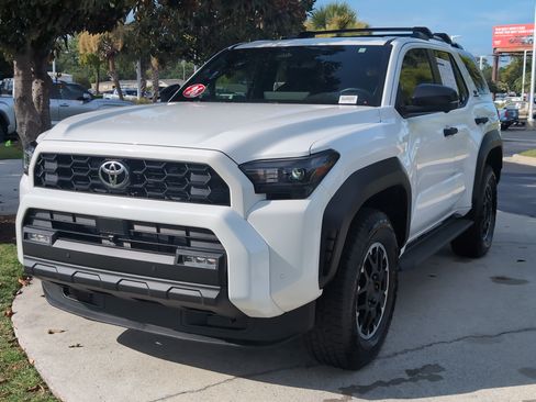 Certified 2026 Toyota 4Runner TRD Off-Road Premium AWD/4WD image 5