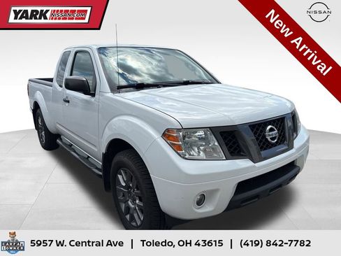 Used 2012 Nissan Frontier SV w/ Sport Appearance Pkg AWD/4WD image 1