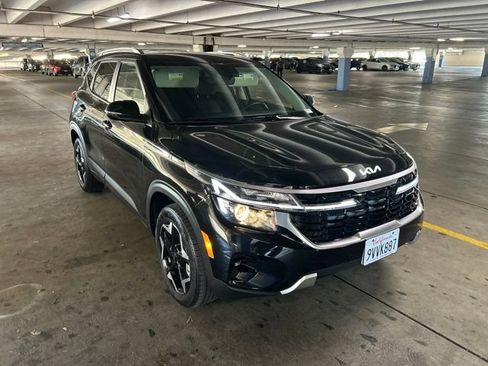 Certified 2025 Kia Seltos EX AWD/4WD image 1