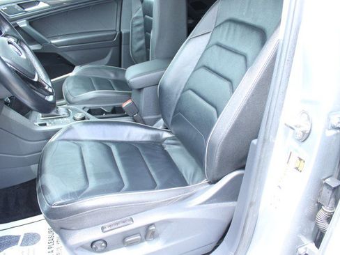 Used 2019 Volkswagen Tiguan SEL Premium w/ 3rd Row Seat Package AWD/4WD image 11
