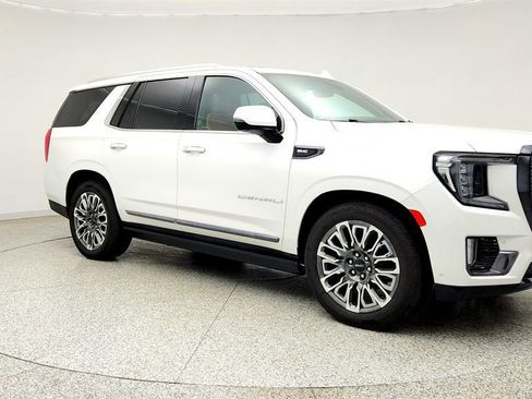 Used 2023 GMC Yukon Denali Ultimate AWD/4WD image 3