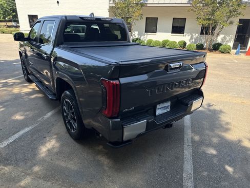 Used 2025 Toyota Tundra Limited AWD/4WD image 8