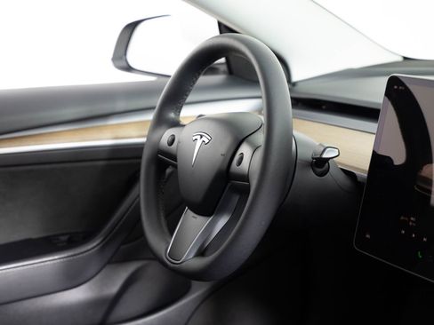 Used 2023 Tesla Model 3 Standard Range RWD image 25
