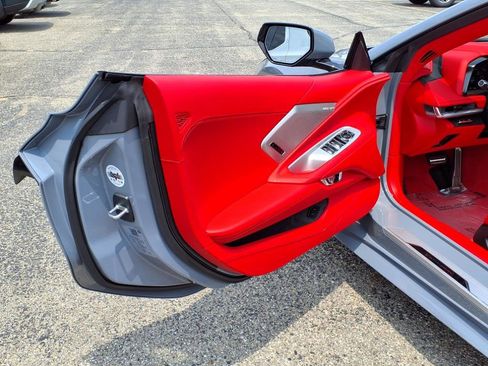Used 2025 Chevrolet Corvette Stingray Premium Conv w/ Z51 Performance Package image 10