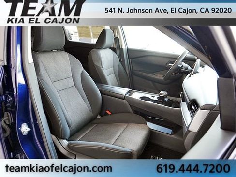 Used 2024 Nissan Rogue SV FWD image 12