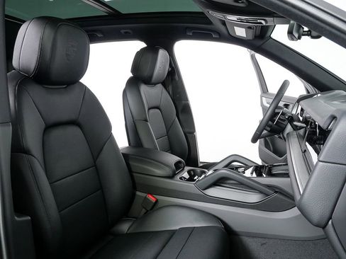 New 2026 Porsche Cayenne AWD image 24