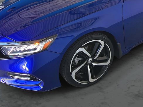 Used 2019 Honda Accord Sport image 7