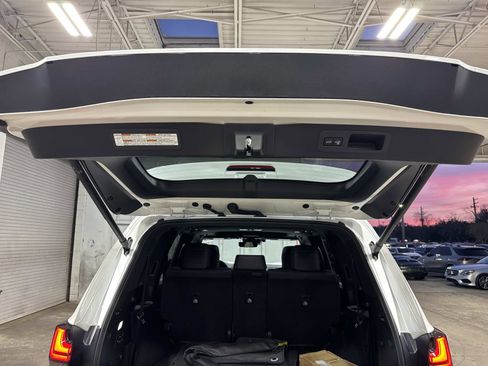 Certified 2025 Lexus LX 700h Luxury image 12