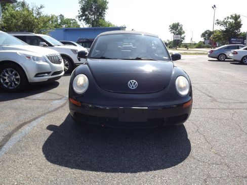 Used 2010 Volkswagen Beetle Convertible FWD image 11