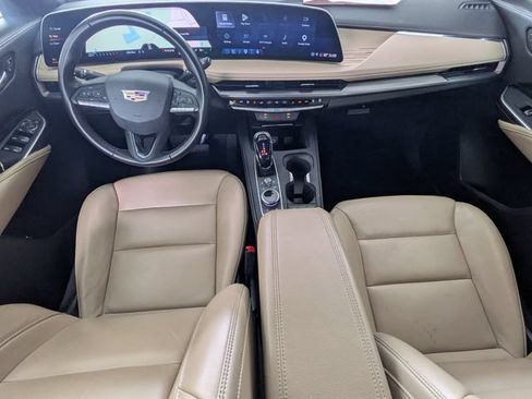 Used 2025 Cadillac XT4 Premium Luxury FWD image 14
