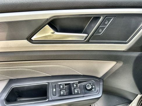 Used 2021 Volkswagen Atlas Cross Sport SEL R-Line image 22