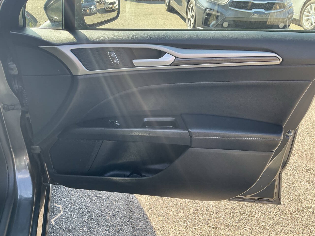 Used 2019 Ford Fusion SEL FWD image 30