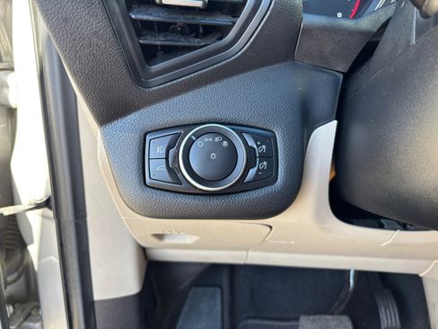 Used 2018 Ford Escape SE image 14