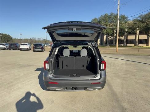 New 2026 Ford Explorer Active w/ Active Comfort Package image 5