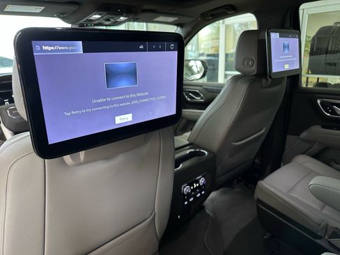 Used 2022 GMC Yukon SLT w/ SLT Premium Package image 29