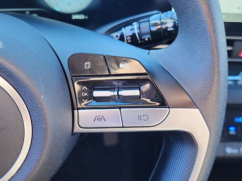 Used 2024 Hyundai Elantra SEL image 13