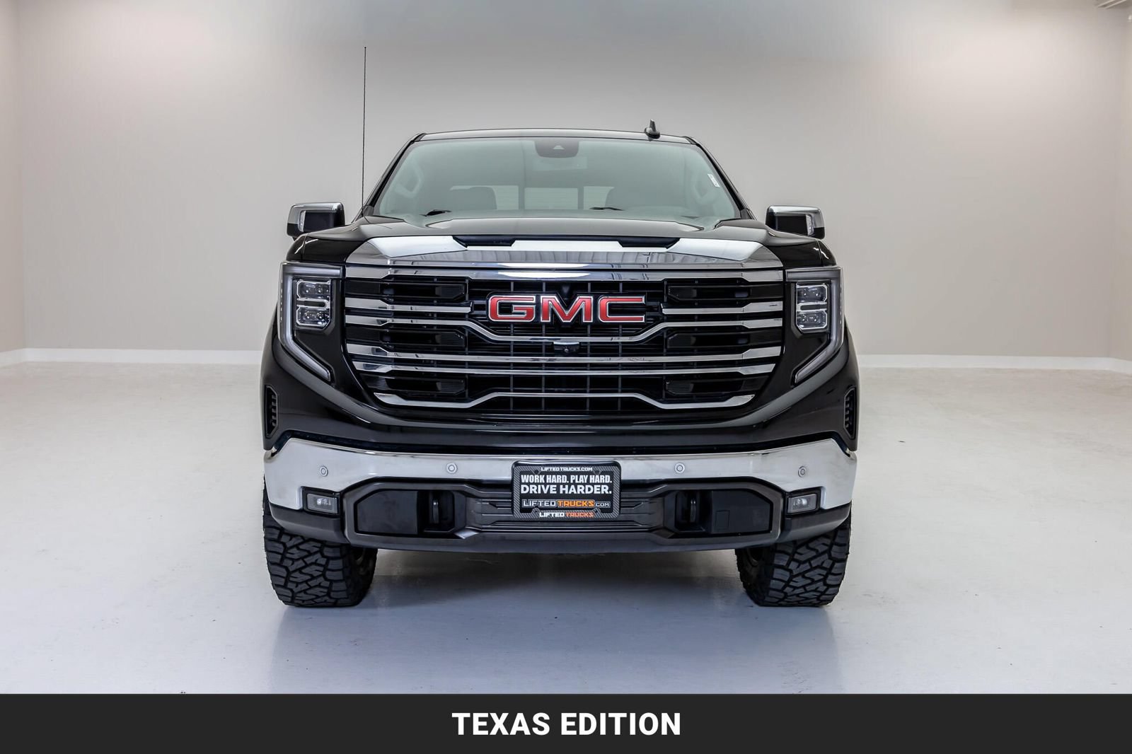 Used 2024 GMC Sierra 1500 SLT AWD/4WD image 5