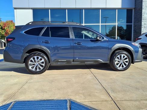 Certified 2025 Subaru Outback Premium image 24