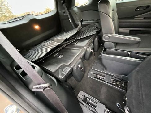 Certified 2024 Nissan Pathfinder Rock Creek image 12