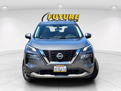 Certified 2023 Nissan Rogue SV FWD image 2