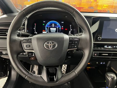 Certified 2025 Toyota Camry SE FWD image 15