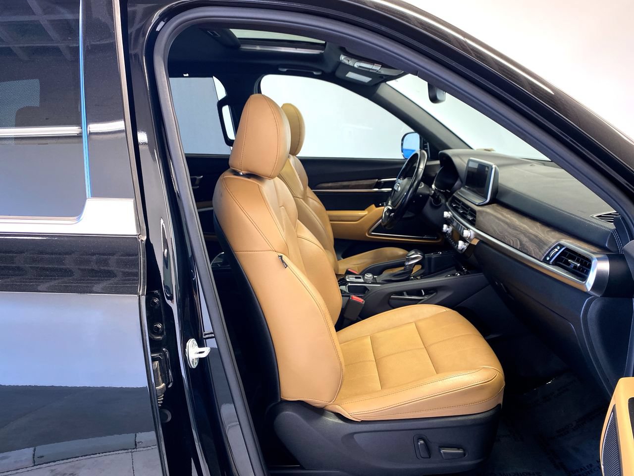 Used 2020 Kia Telluride SX w/ Towing Package FWD image 30