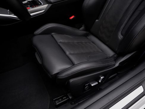 Used 2022 BMW M4 xDrive Competition w/ Parking Assistance Package AWD/4WD image 68