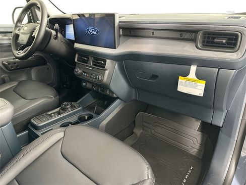 New 2025 Ford Maverick Lariat w/ Black Appearance Package image 30