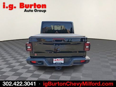 Used 2023 Jeep Gladiator Overland AWD/4WD image 5