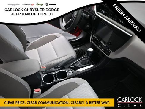 Used 2018 Toyota Corolla L image 38