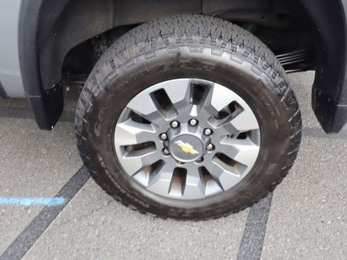 Certified 2025 Chevrolet Silverado 2500 Custom w/ Custom Value Package image 39