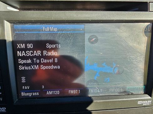 Used 2014 GMC Yukon XL Denali image 45