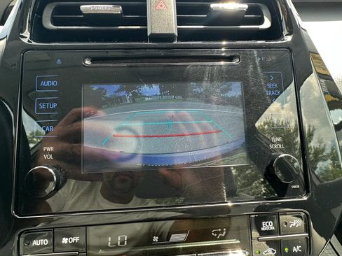Used 2017 Toyota Prius Two w/ Prius Two Safety Plus Package FWD image 14