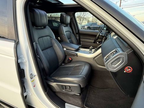 Used 2018 Land Rover Range Rover Sport HSE image 10