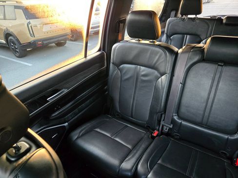 Used 2022 Jeep Wagoneer Series II AWD/4WD image 12