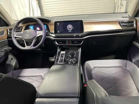 Used 2024 Volkswagen Atlas SE image 14