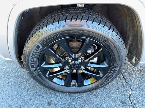 Used 2020 Jeep Grand Cherokee Altitude image 9