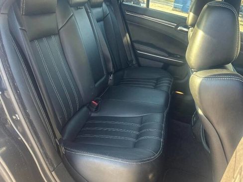 Used 2018 Chrysler 300 S w/ 300S Premium Group image 27