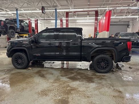 Used 2023 GMC Sierra 1500 AT4X image 4