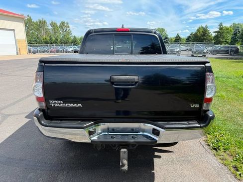Used 2014 Toyota Tacoma 4x4 Double Cab w/ Limited Package image 2