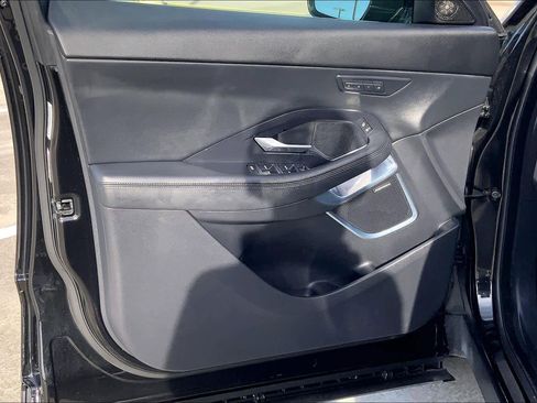 Used 2018 Jaguar E-PACE SE image 42