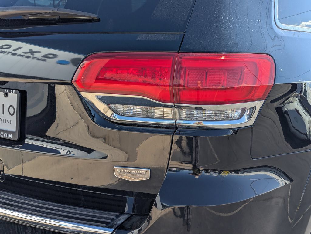 Used 2020 Jeep Grand Cherokee Summit AWD/4WD image 5