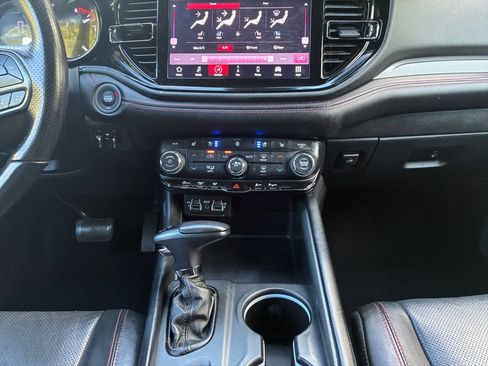 Used 2024 Dodge Durango GT AWD/4WD image 15