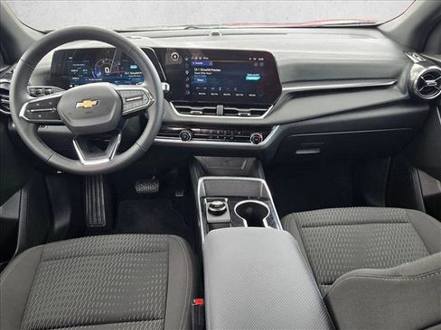 Used 2026 Chevrolet Equinox LT AWD/4WD image 17