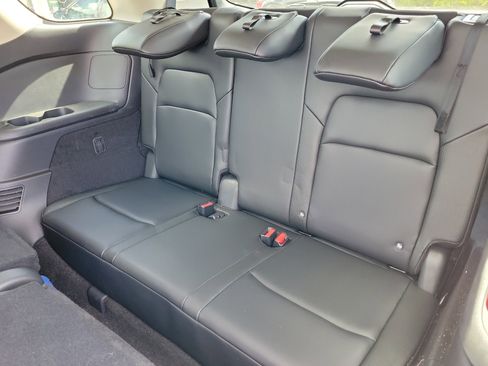 Certified 2024 Nissan Pathfinder SL FWD image 16
