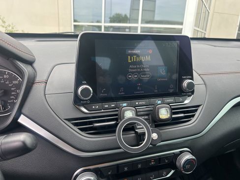 Used 2019 Nissan Altima 2.5 SR w/ SR Premium Package FWD image 14