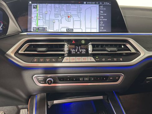 Used 2022 BMW X7 xDrive40i w/ Executive Package AWD/4WD image 16