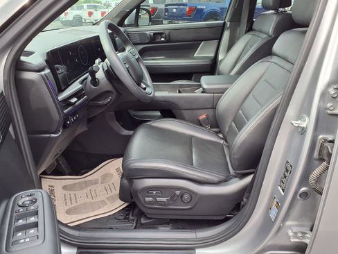 Used 2025 Hyundai Santa Fe Calligraphy AWD/4WD image 17