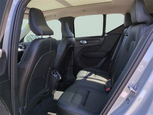 Certified 2025 Volvo XC40 B5 Core image 10